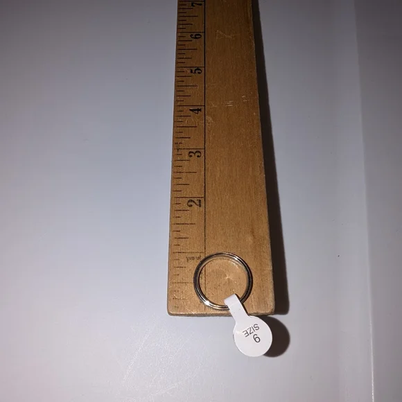 Fashion sparkly ring/band - Picture 7 of 10